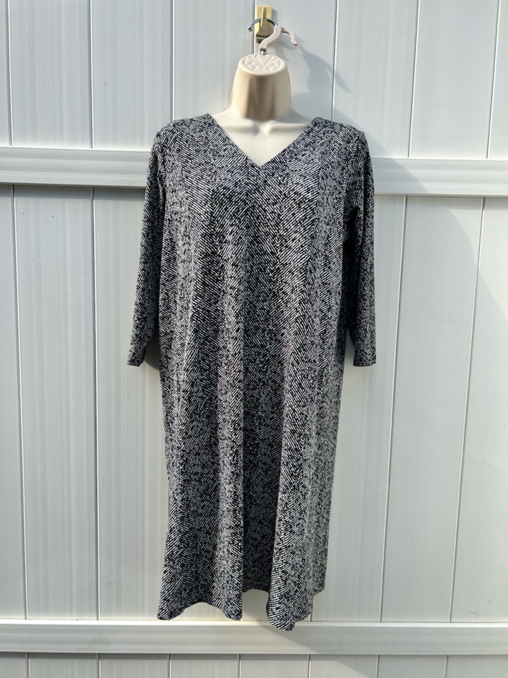 J. Jill Wearever Collection V-Neck Half Sleeve Black & White Knit Midi Dress SM